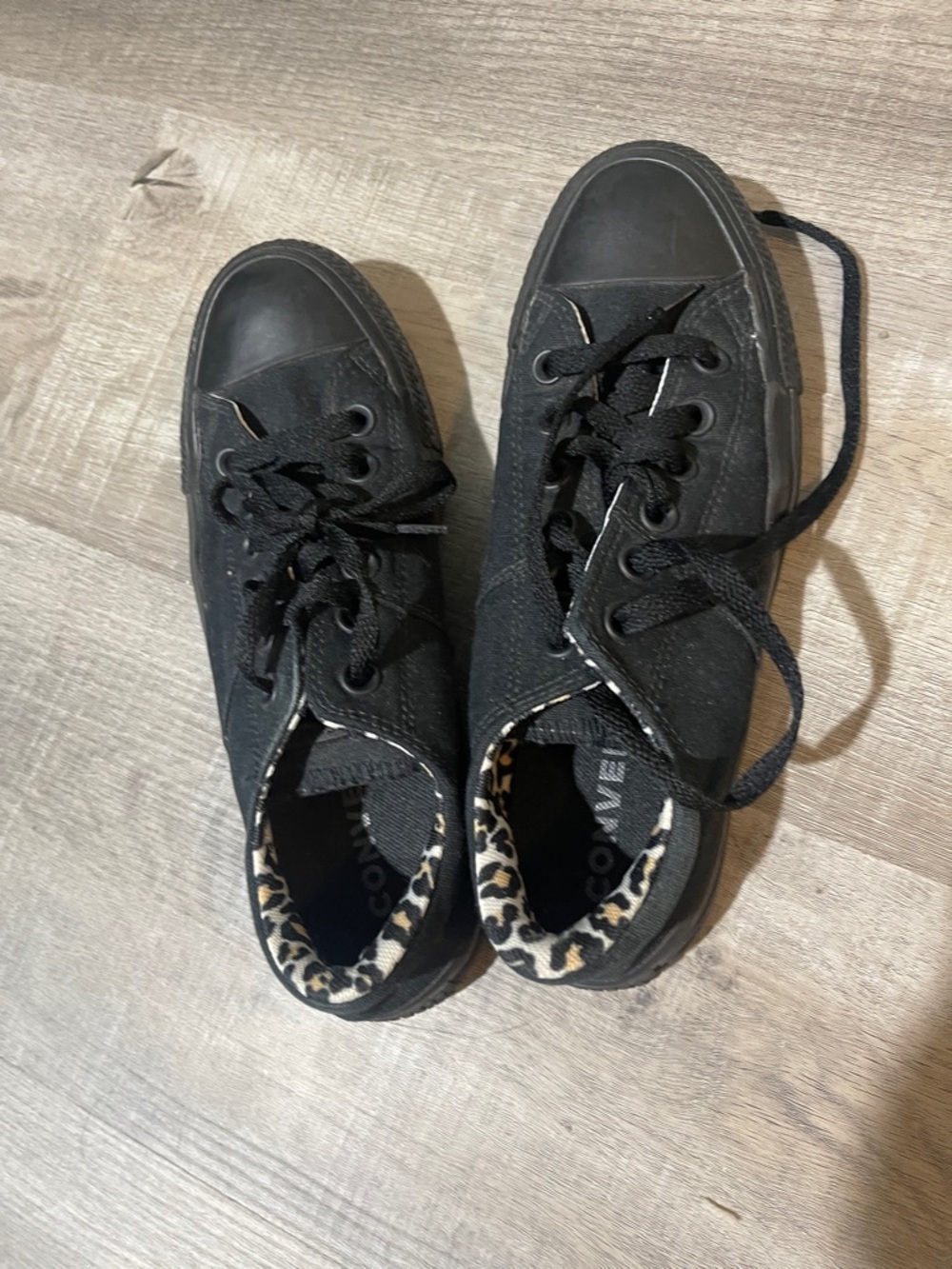 Converse Black Canvas Low-Top Sneakers with Leopard Inner Collar